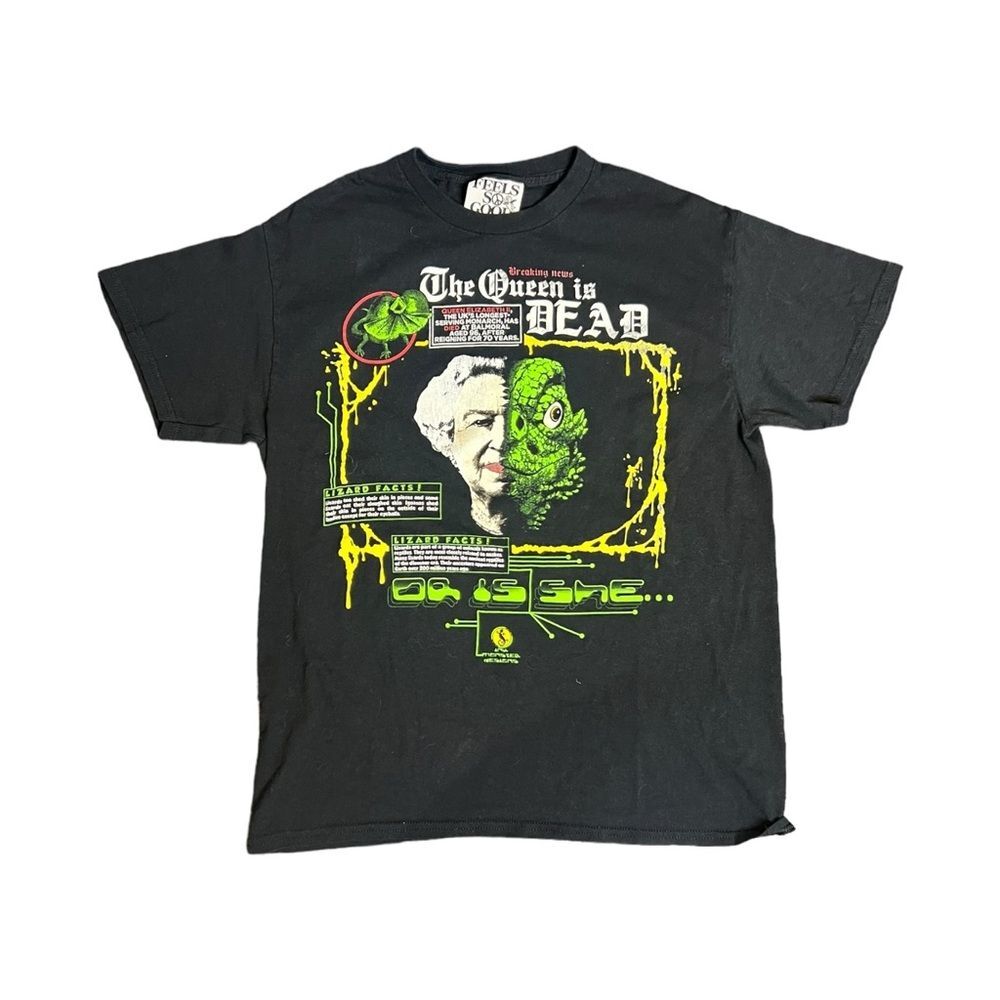 Feels So Good | The Queen Black Graphic Tee Shirt Size Medium